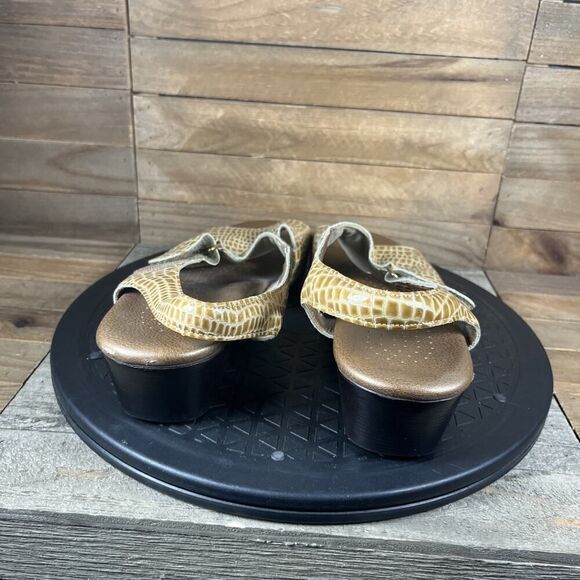 SAS Women's Size 8M Slingback Patent Leather Gold Block Low Heel Sandals Shoes - Picture 4 of 10